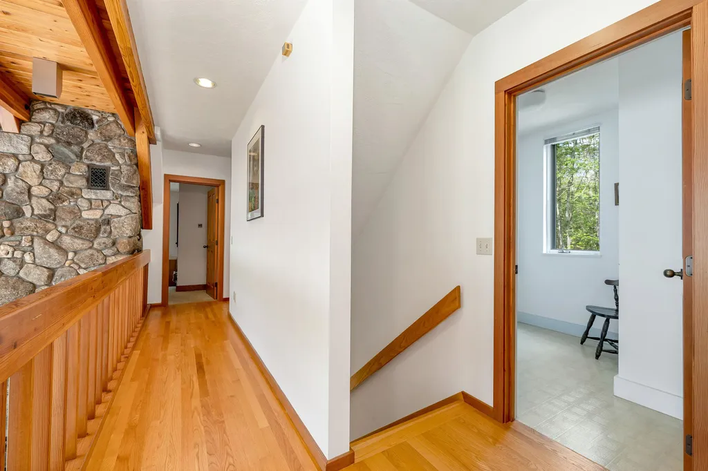 37 O'connor Drive Albany NH 03818
