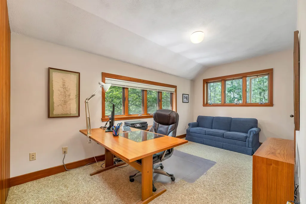 37 O'connor Drive Albany NH 03818