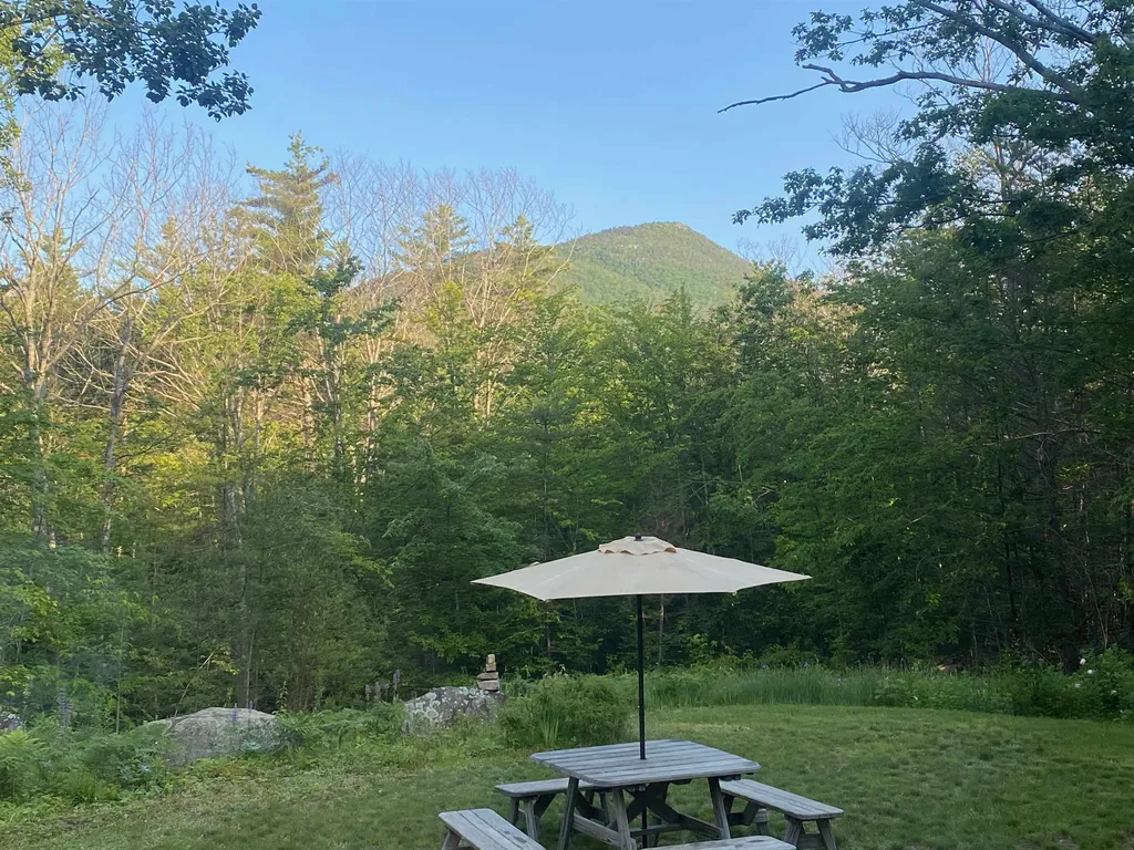 37 O'connor Drive Albany NH 03818