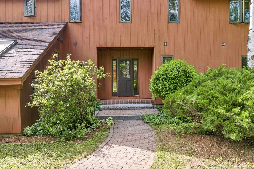 37 O'connor Drive Albany NH 03818