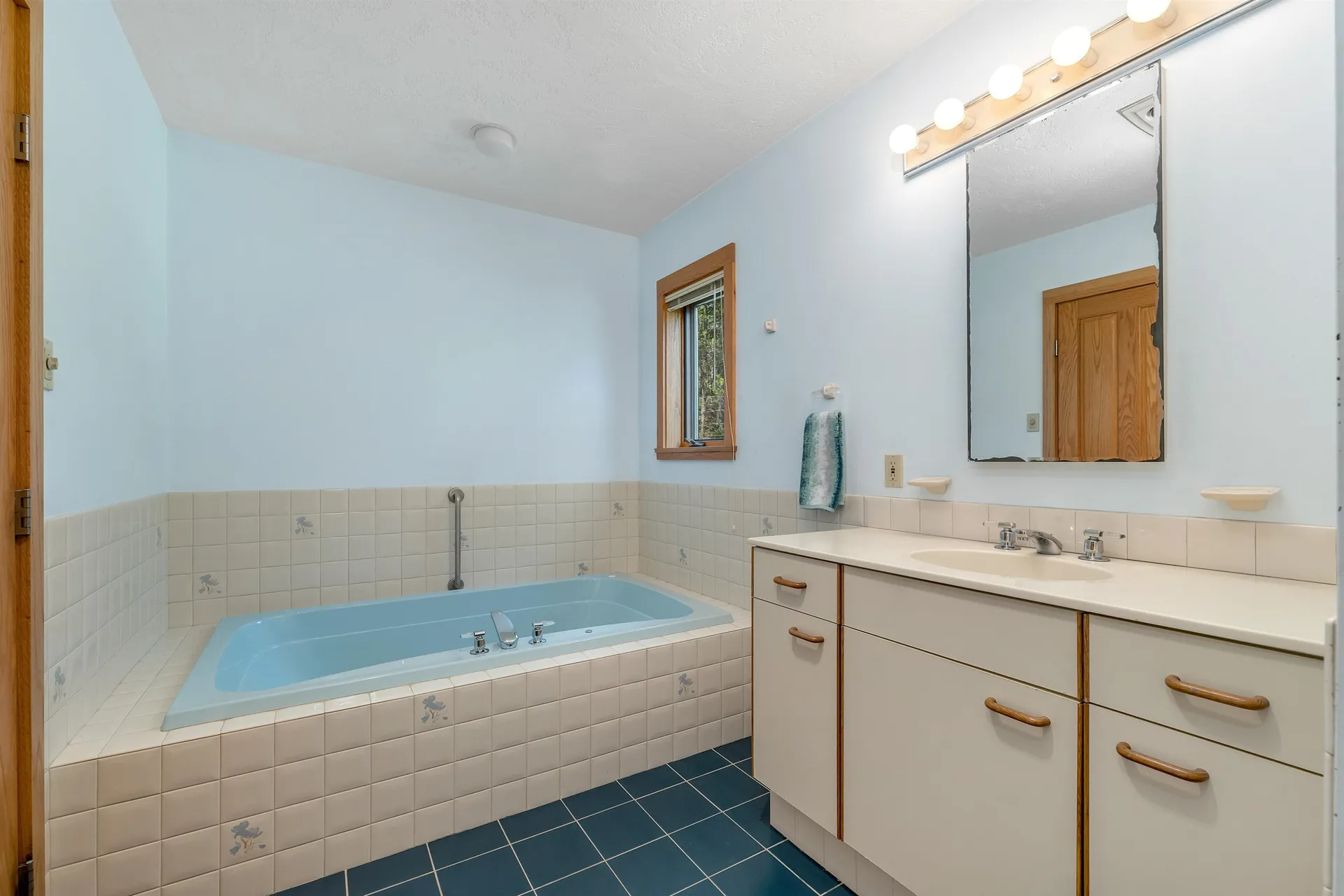 37 O'connor Drive Albany NH 03818