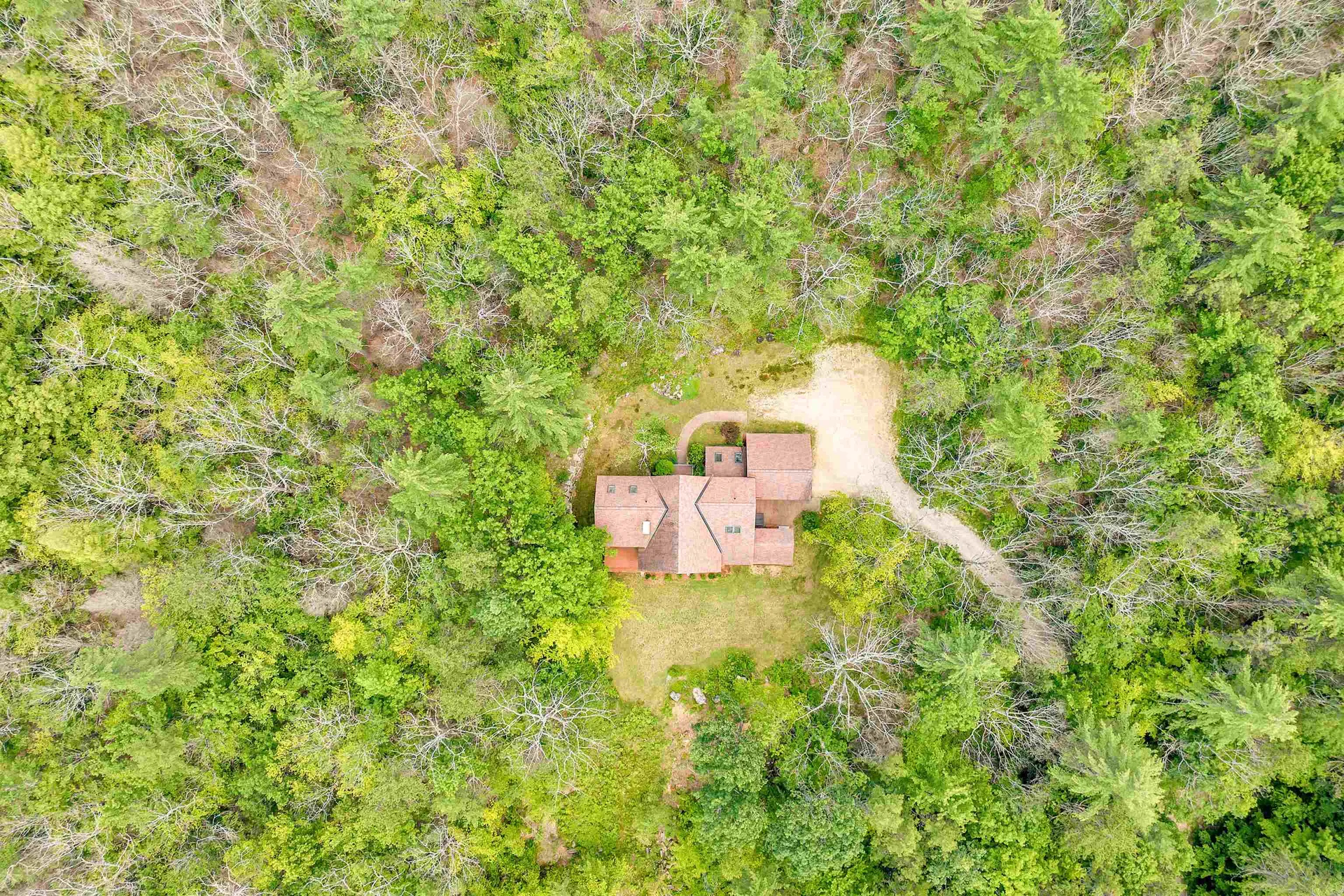 37 O'connor Drive Albany NH 03818