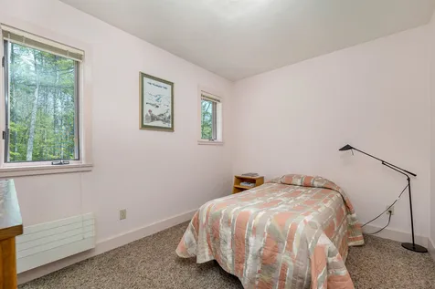 37 O'connor Drive Albany NH 03818