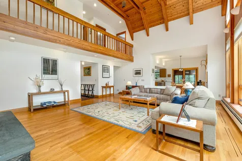 37 O'connor Drive Albany NH 03818