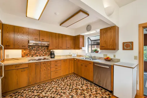 37 O'connor Drive Albany NH 03818