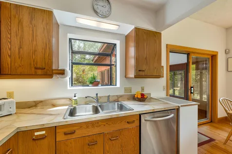 37 O'connor Drive Albany NH 03818