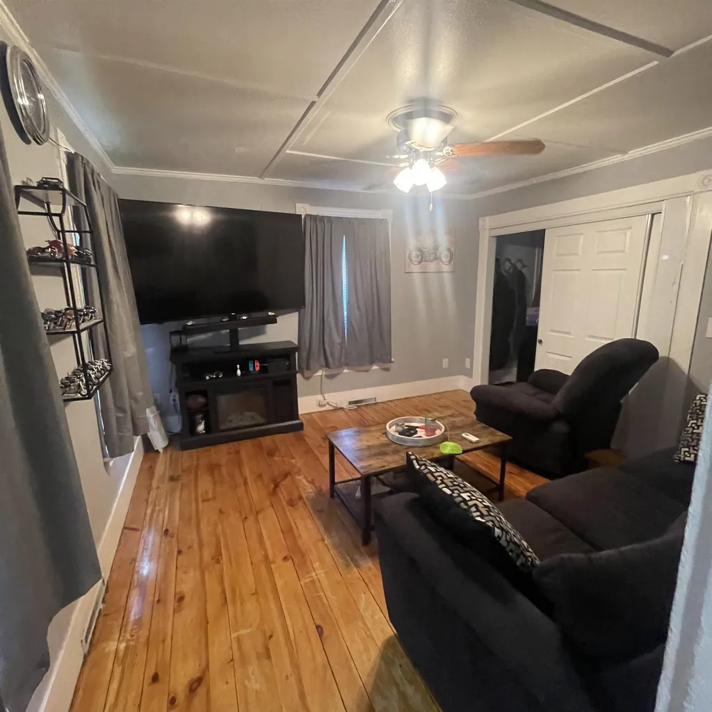 53 Elkins Street Franklin NH 03235