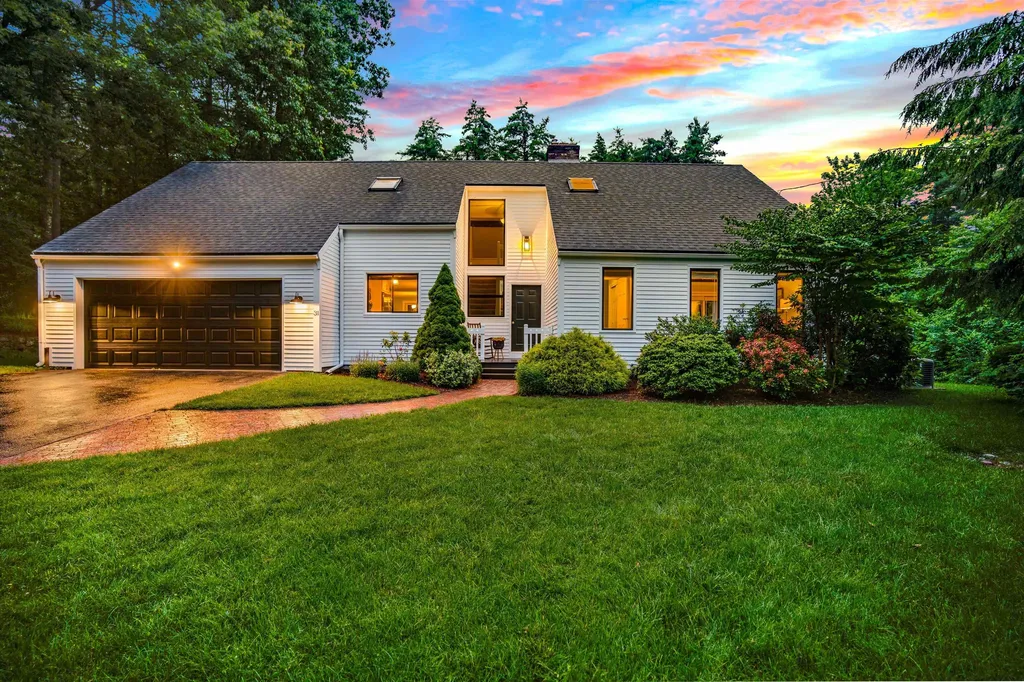 31 Mcquade Brook Road Bedford NH 03110