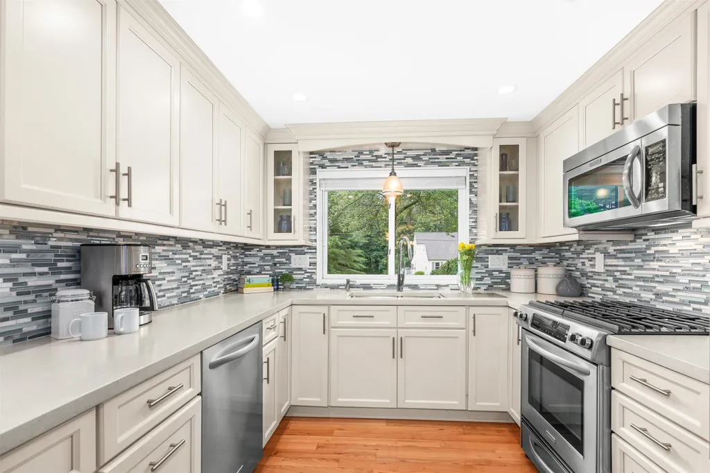 31 Mcquade Brook Road Bedford NH 03110