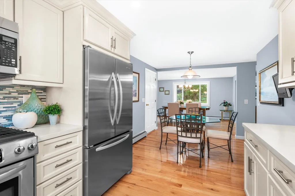 31 Mcquade Brook Road Bedford NH 03110