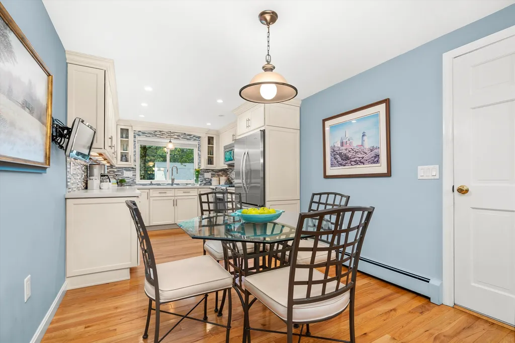 31 Mcquade Brook Road Bedford NH 03110