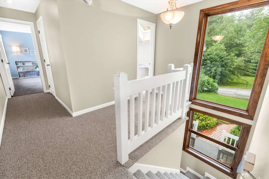 31 Mcquade Brook Road Bedford NH 03110