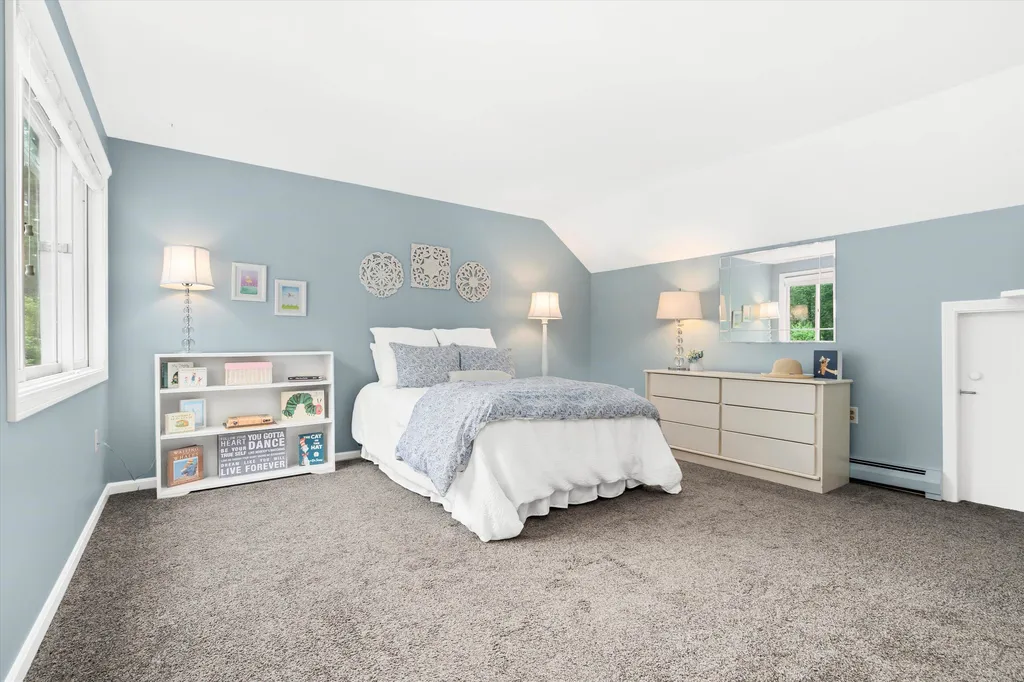 31 Mcquade Brook Road Bedford NH 03110