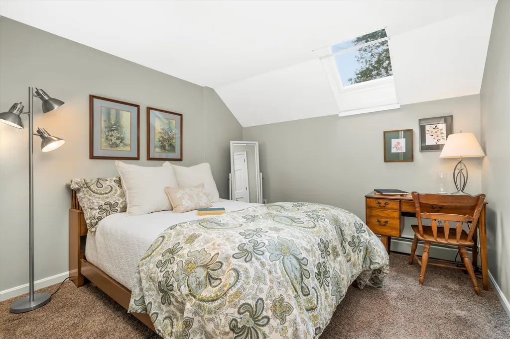 31 Mcquade Brook Road Bedford NH 03110