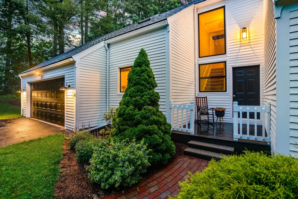 31 Mcquade Brook Road Bedford NH 03110