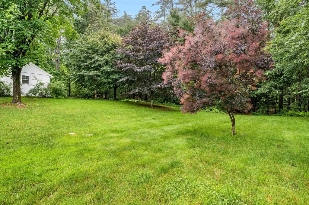 31 Mcquade Brook Road Bedford NH 03110