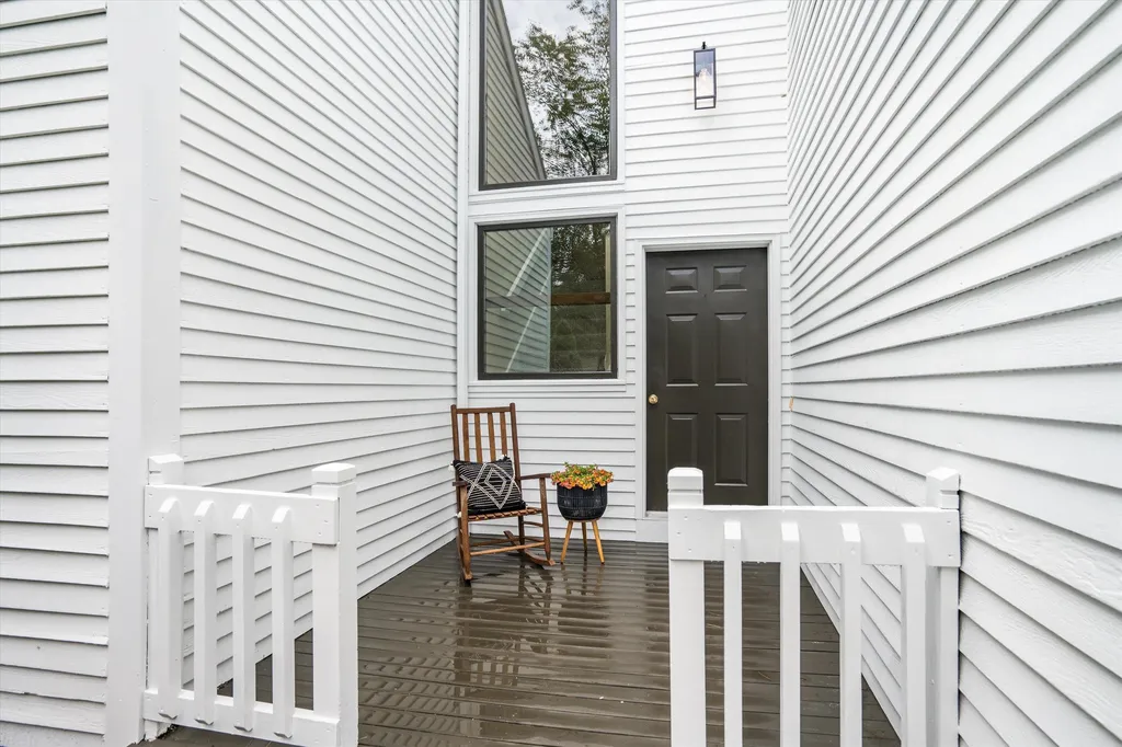 31 Mcquade Brook Road Bedford NH 03110