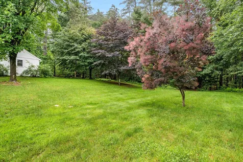 31 Mcquade Brook Road Bedford NH 03110