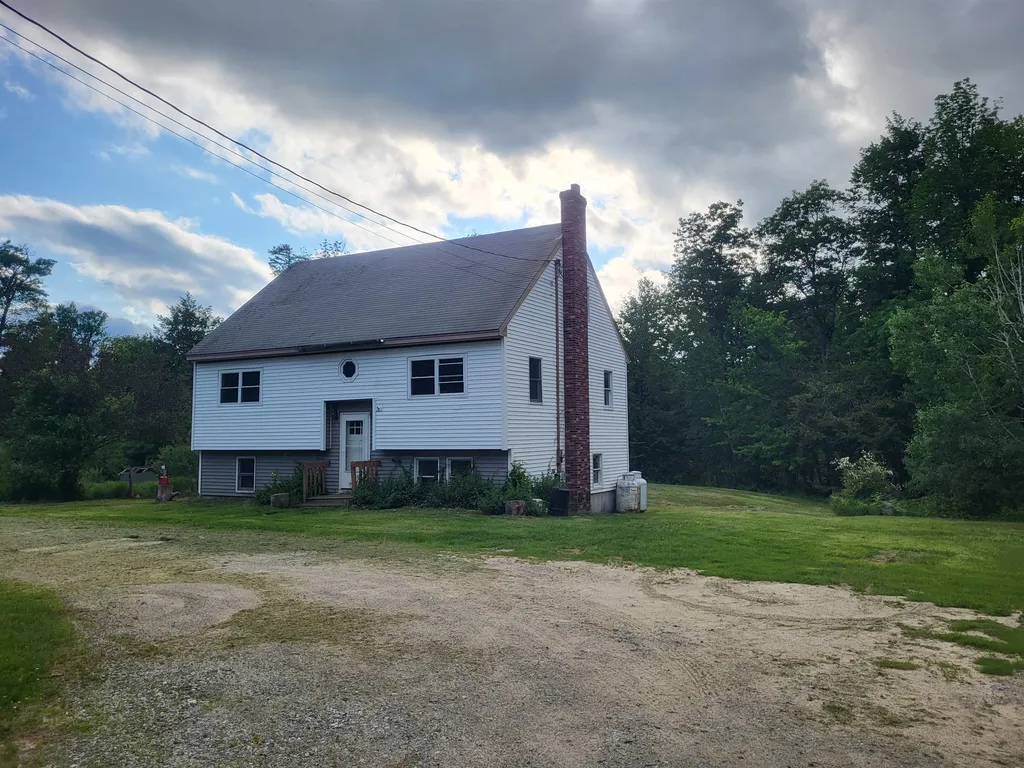 100 Ledge Hill Road Tuftonboro NH 03816