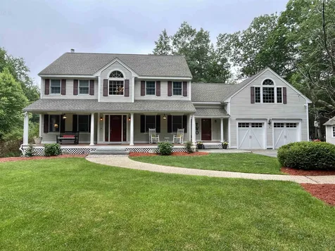 2 Palmer Drive Kensington NH 03833