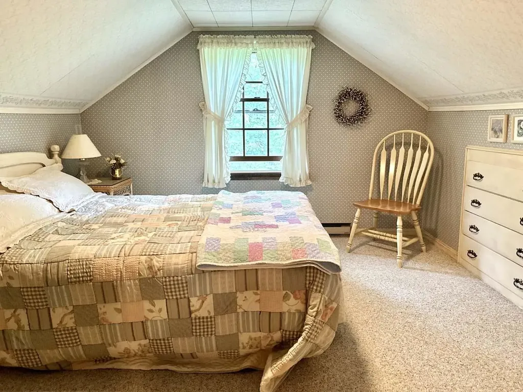 153 N Shore Road Hebron NH 03241