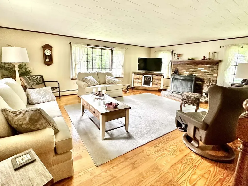 153 N Shore Road Hebron NH 03241
