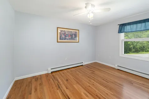 10 Red Oak Drive Gilford NH 03249