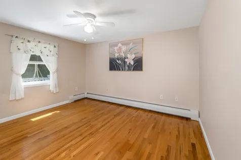 10 Red Oak Drive Gilford NH 03249