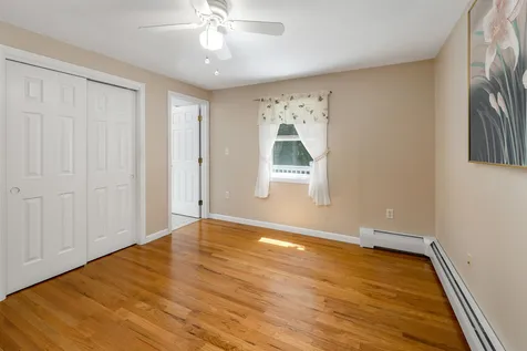 10 Red Oak Drive Gilford NH 03249