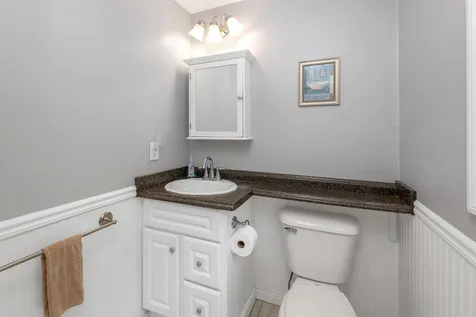 10 Red Oak Drive Gilford NH 03249