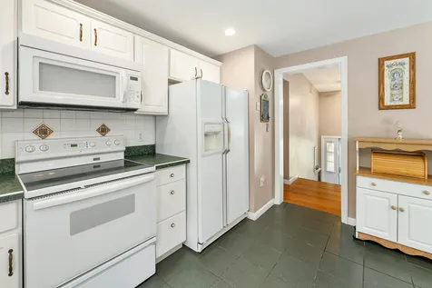 10 Red Oak Drive Gilford NH 03249