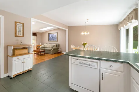 10 Red Oak Drive Gilford NH 03249