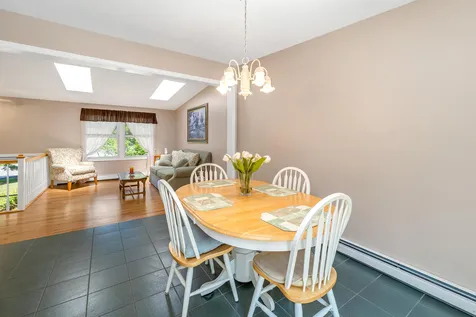 10 Red Oak Drive Gilford NH 03249