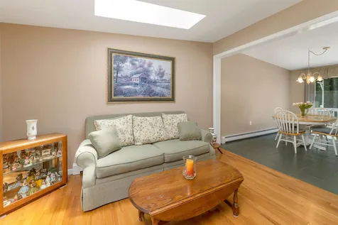 10 Red Oak Drive Gilford NH 03249