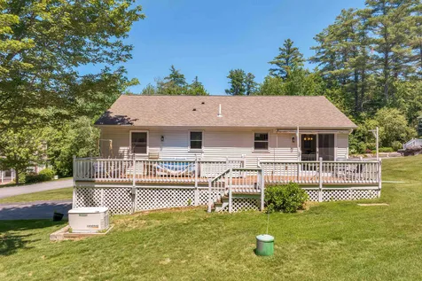 10 Red Oak Drive Gilford NH 03249