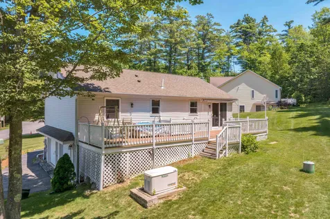 10 Red Oak Drive Gilford NH 03249