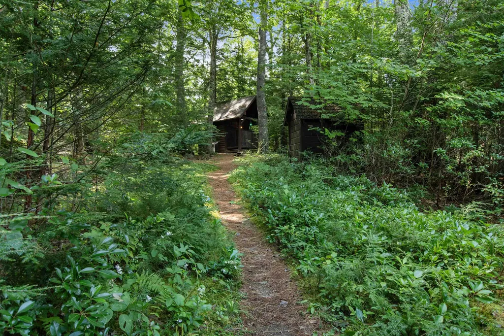 100 Singing Eagle Road Moultonborough NH 03254