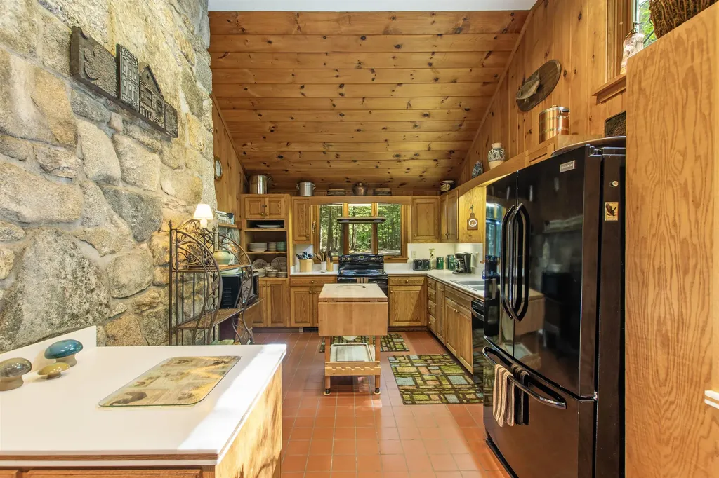 100 Singing Eagle Road Moultonborough NH 03254