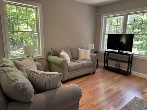 5 Sutton Way Nashua NH 03064