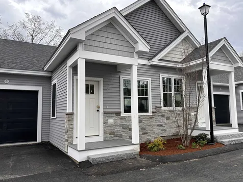 5 Sutton Way Nashua NH 03064