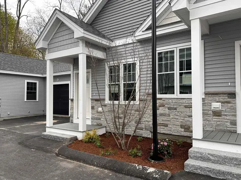 5 Sutton Way Nashua NH 03064