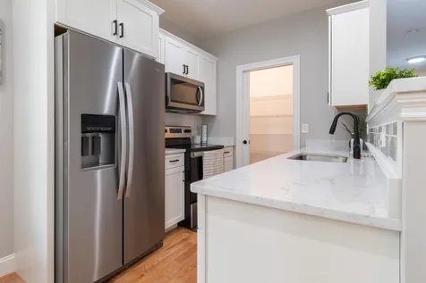 5 Sutton Way Nashua NH 03064
