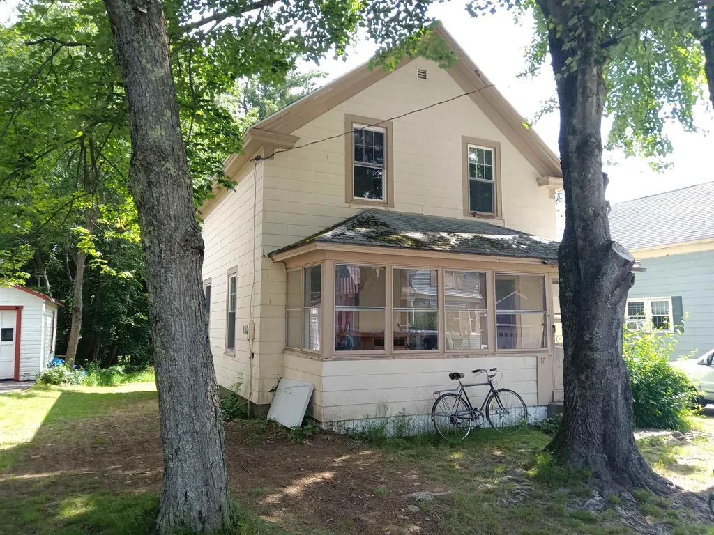 17 Mckinley Street Rochester NH 03867