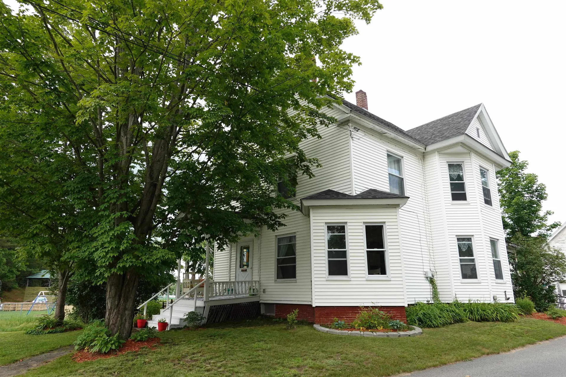 16 Church Street Lancaster NH 03584
