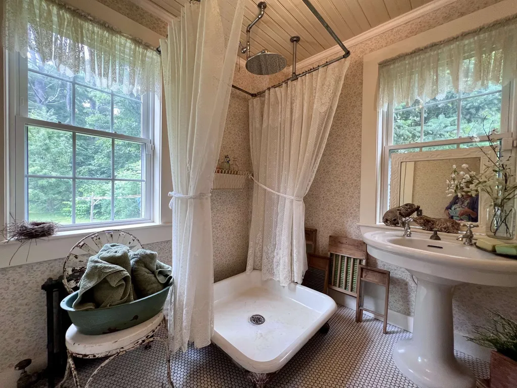 195 Brewster Road Barrington NH 03825