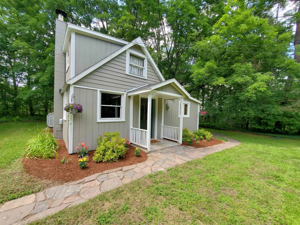 9 Foster Circle Enfield NH 03748
