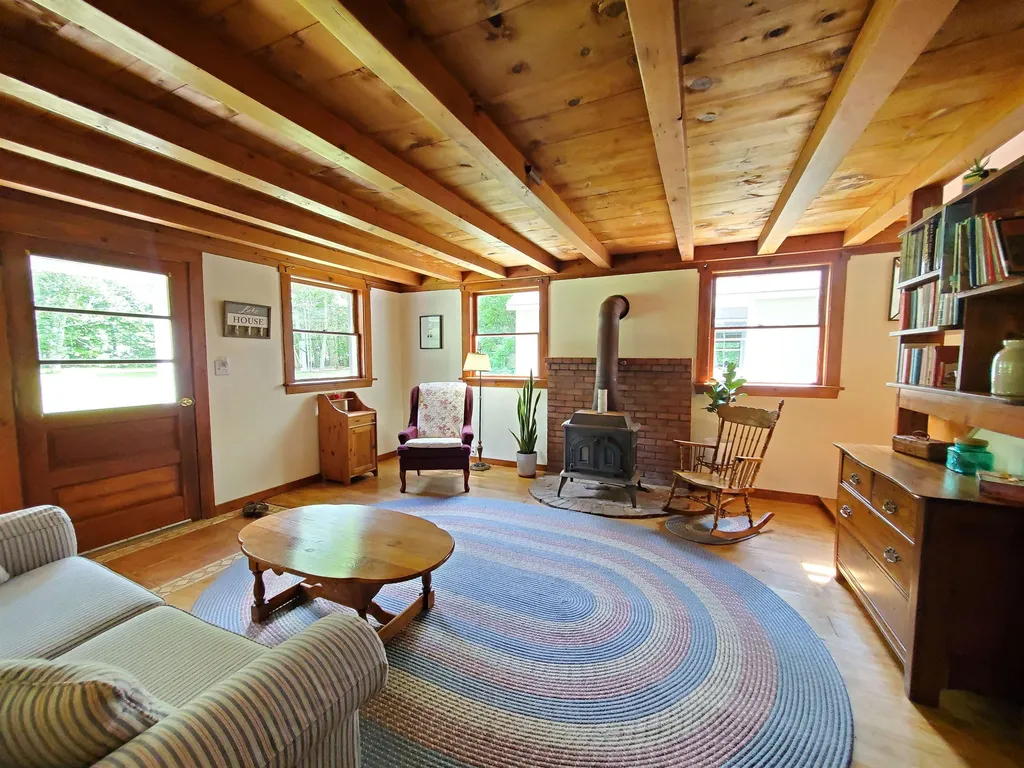 9 Foster Circle Enfield NH 03748