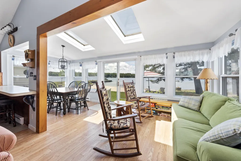 41 Paradise Lodge Road Bridgewater NH 03222