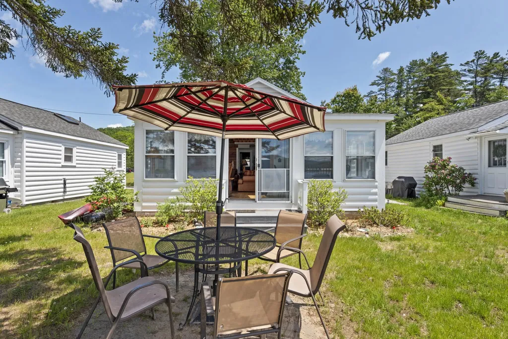 41 Paradise Lodge Road Bridgewater NH 03222