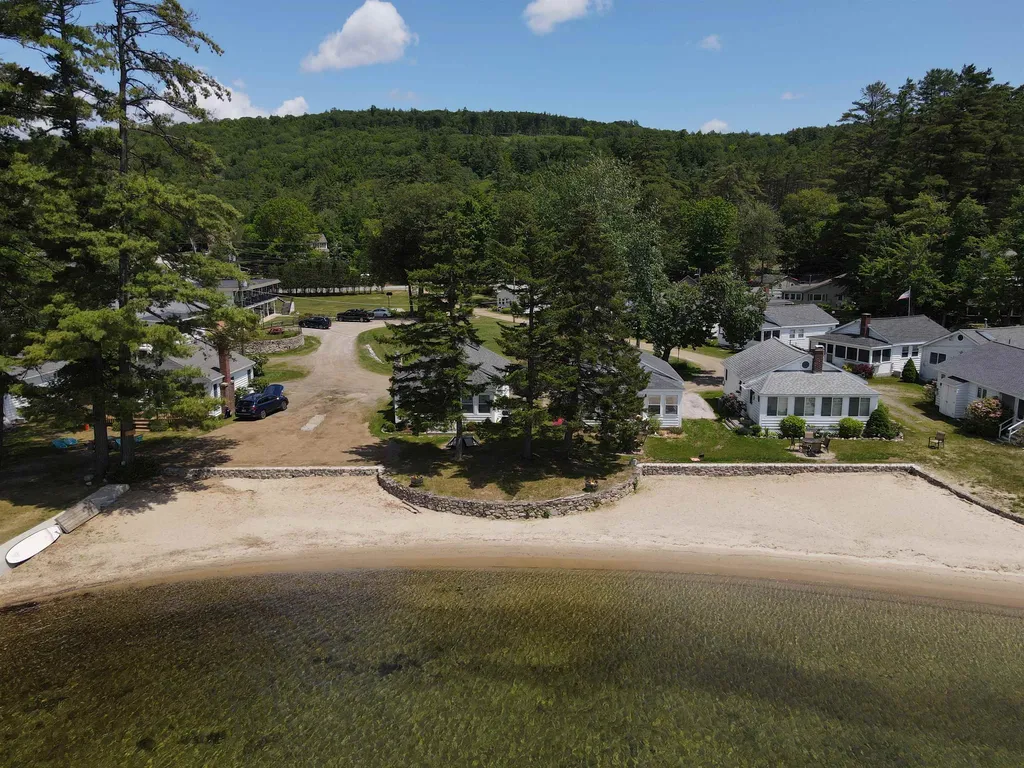 41 Paradise Lodge Road Bridgewater NH 03222